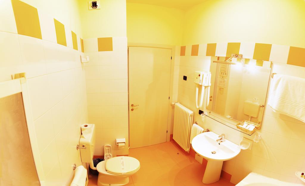 Master Hotel Castelvetro Piacentino 外观 照片