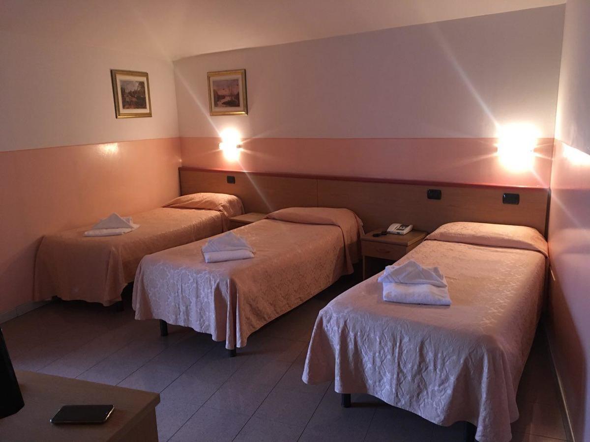 Master Hotel Castelvetro Piacentino 外观 照片