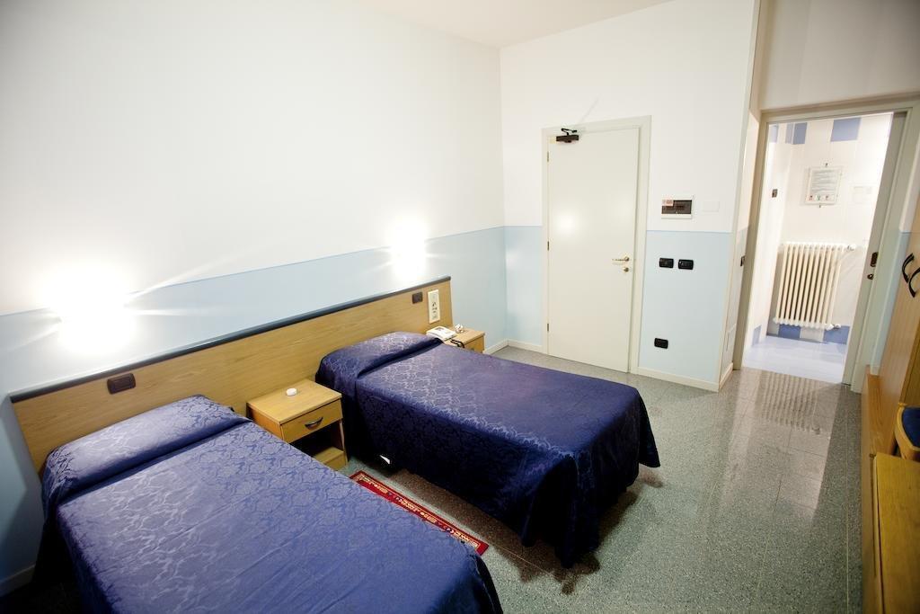 Master Hotel Castelvetro Piacentino 外观 照片
