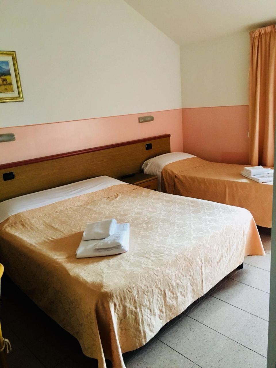 Master Hotel Castelvetro Piacentino 外观 照片